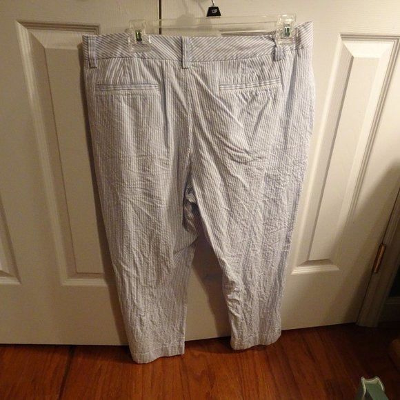 Lands' End Jeans Lands End Midrise Bluestriped Seersucker Capris 2